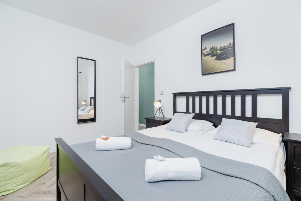 Premium Apartment Ludwinowska Kraków by Renters Exterior foto